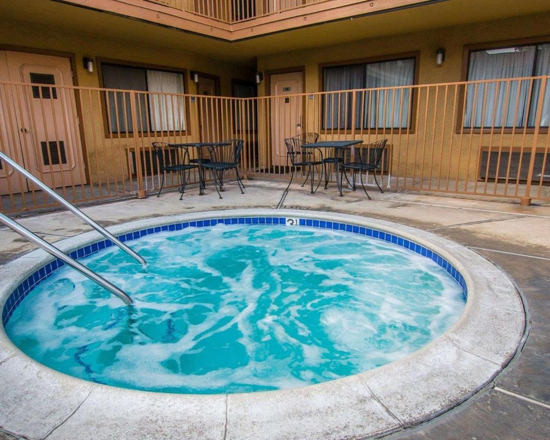 Palm Inn Hotel Near Tyler Mall Riverside Buitenkant foto