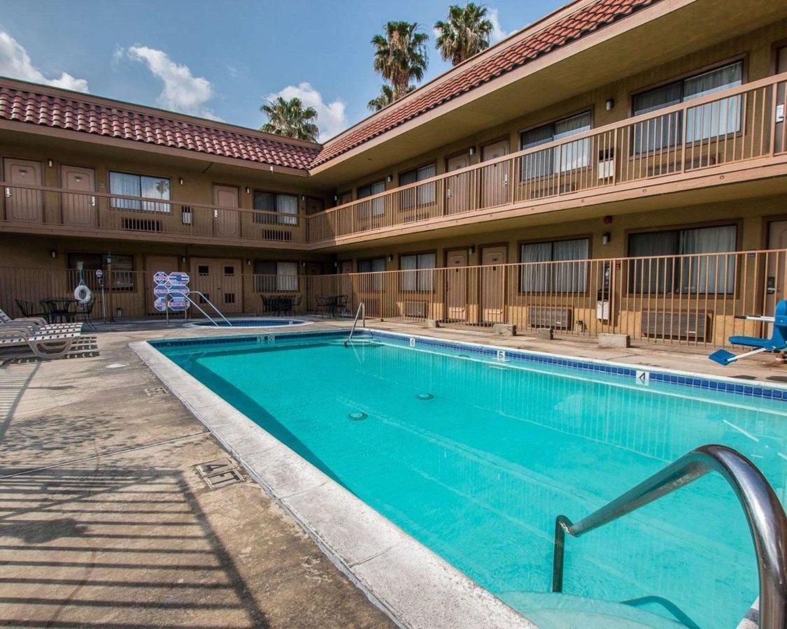 Palm Inn Hotel Near Tyler Mall Riverside Buitenkant foto